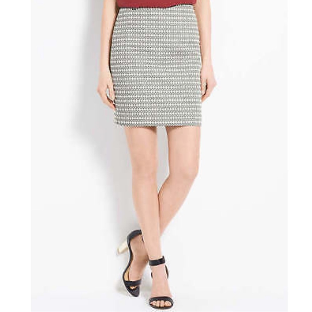 Ann Taylor mini skirt. Worn once.